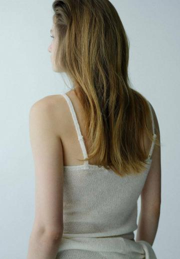 Топ на бретельках