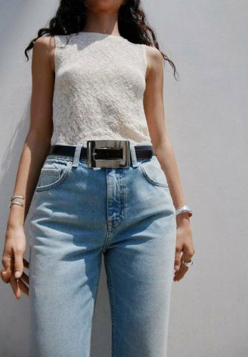 Клешеные джинсы