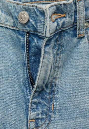 Клешеные джинсы