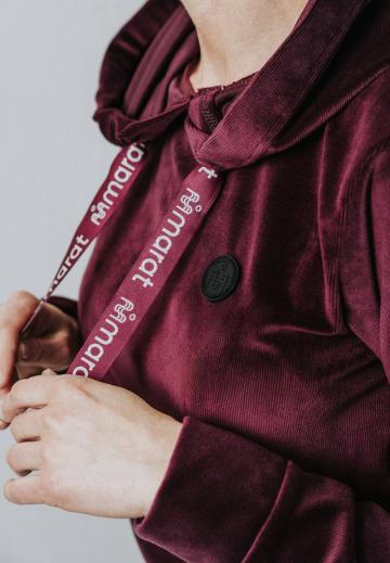 Пуловер с капюшоном