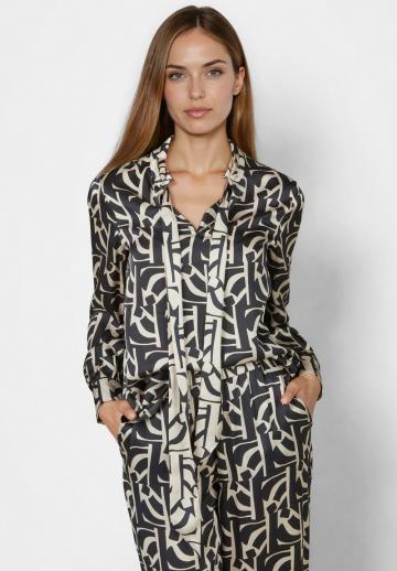 Атласная блузка