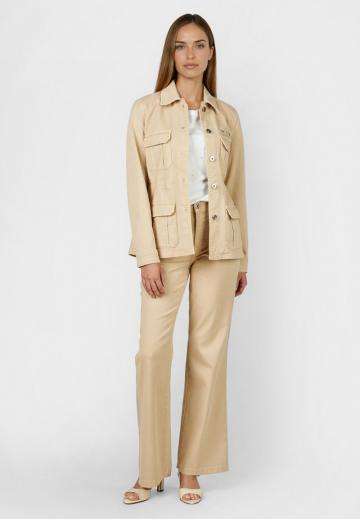 Куртка с накладнымит карманами