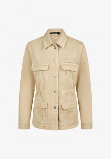 Куртка с накладнымит карманами