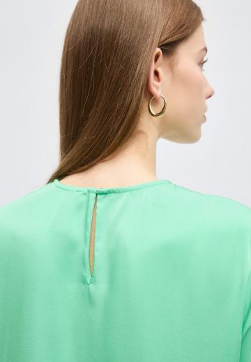 Атласная блузка