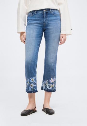 Клешеные джинсы