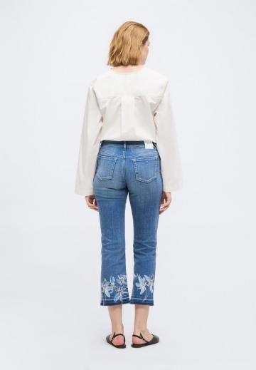 Клешеные джинсы