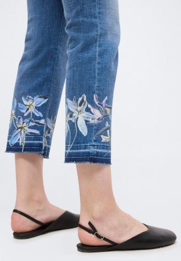 Клешеные джинсы