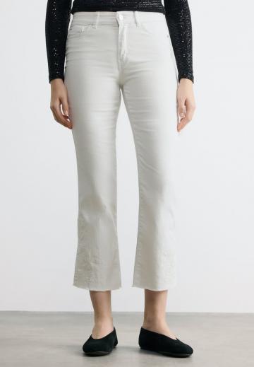 Короткие джинсы