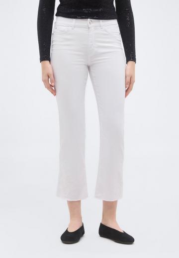 Короткие джинсы