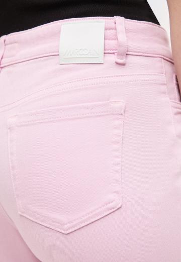 Короткие джинсы