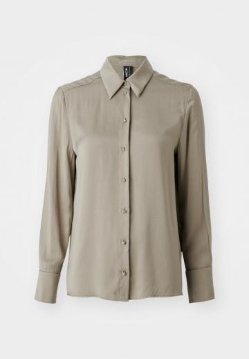 Атласная блузка