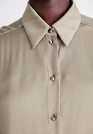 Атласная блузка