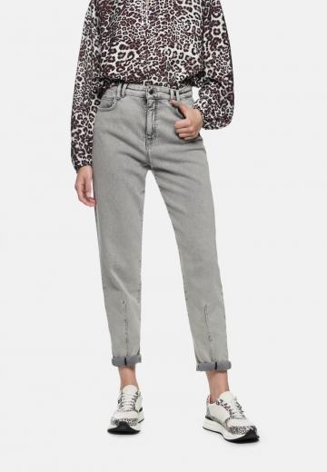 Короткие джинсы