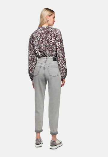 Короткие джинсы