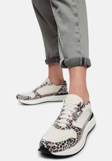 Короткие джинсы