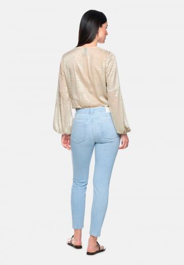 Короткие джинсы