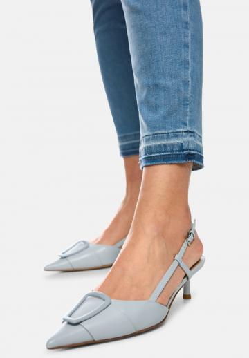 Короткие джинсы