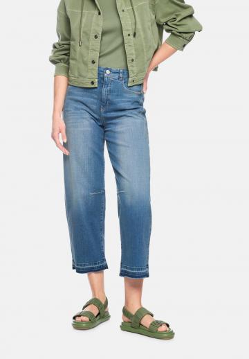 Короткие джинсы