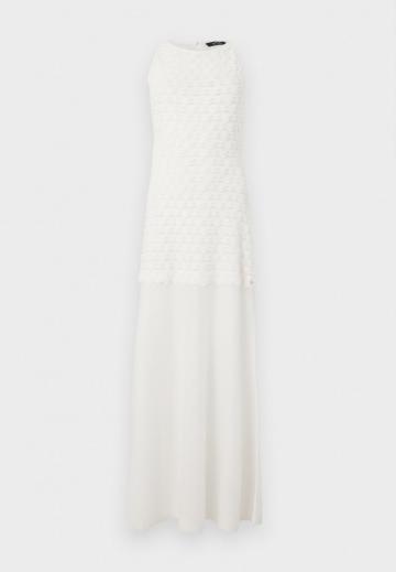 Вязаное платье