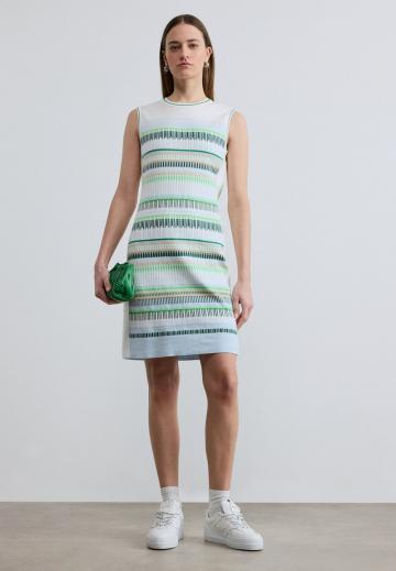 Вязаное платье