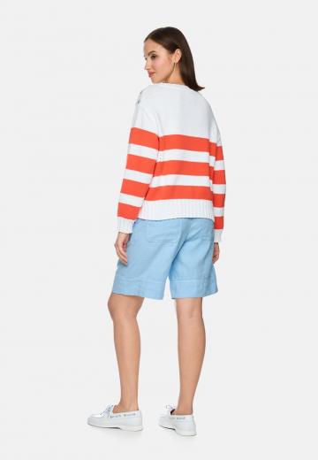 Пуловер в полоску