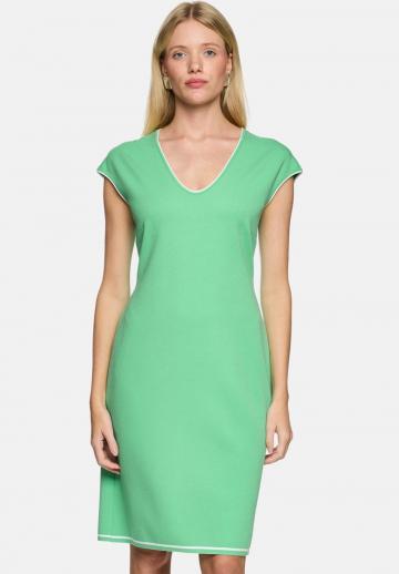 Вязаное платье