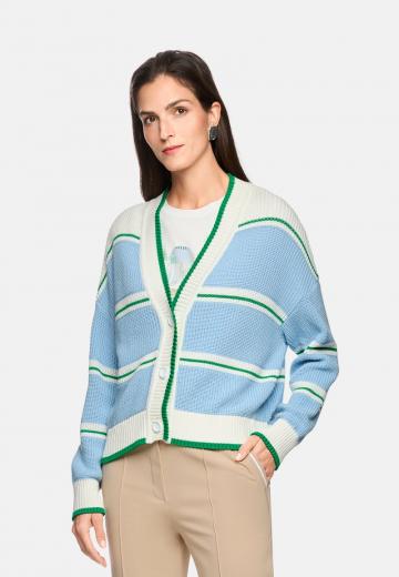 Вязаная кофта