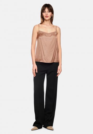 Топ на бретельках