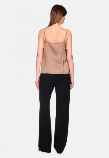 Топ на бретельках