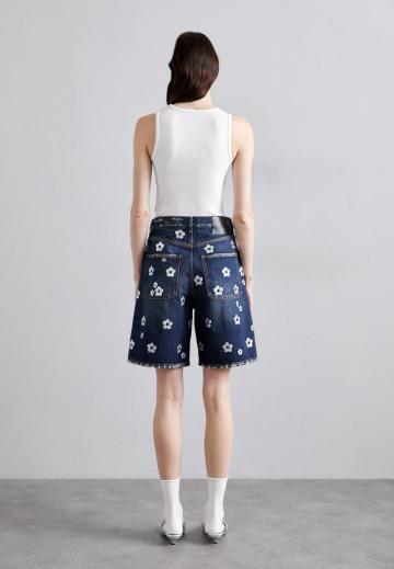 Джинсовые шорты