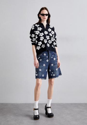 Пуловер с вырезом V