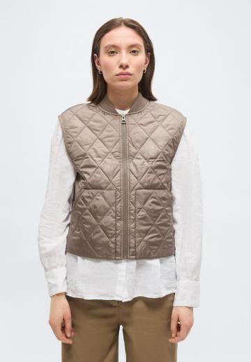 Стеганый жилет