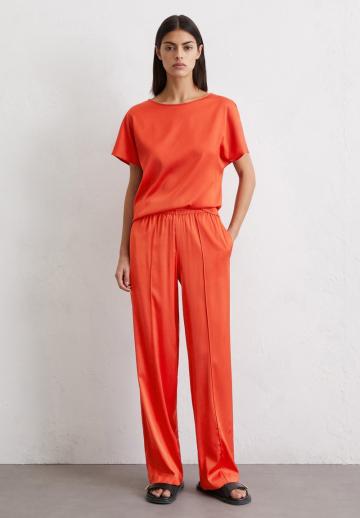 Атласная блузка