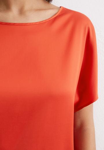 Атласная блузка