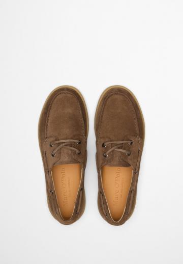 Ботинки на шнуровке