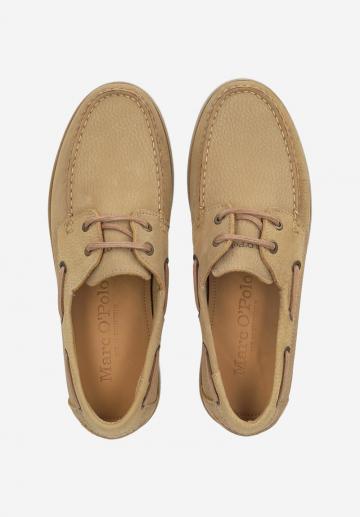 Ботинки на шнуровке