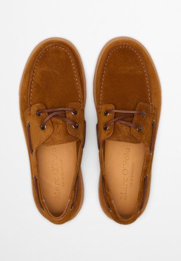 Ботинки на шнуровке