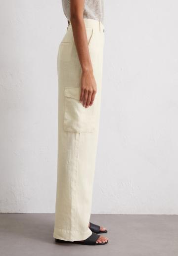 Брюки с накладными карманами