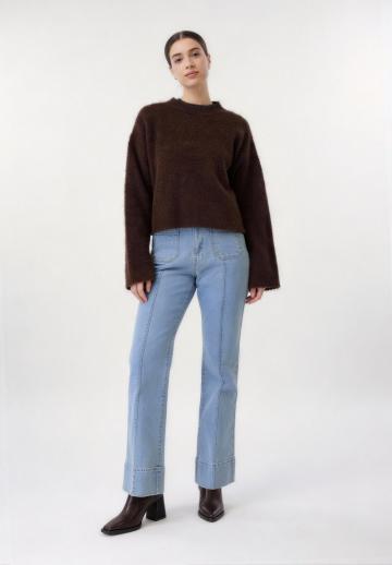 Клешеные джинсы