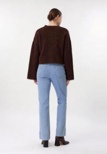 Клешеные джинсы