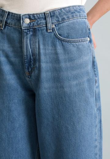 Свободные джинсы