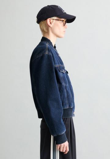 Джинсовая куртка