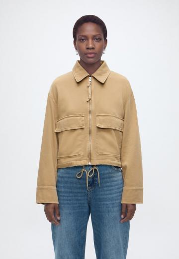 Куртка с накладнымит карманами