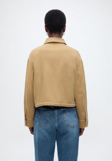 Куртка с накладнымит карманами