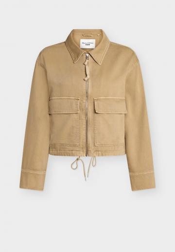 Куртка с накладнымит карманами