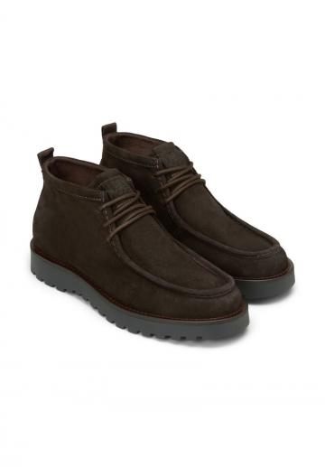 Ботинки на шнуровке