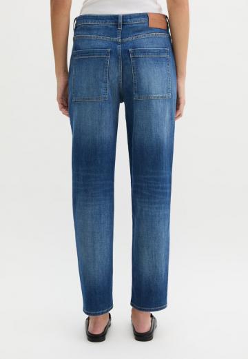 Прямые джинсы