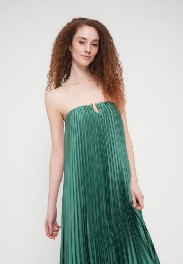 Платье без бретелек