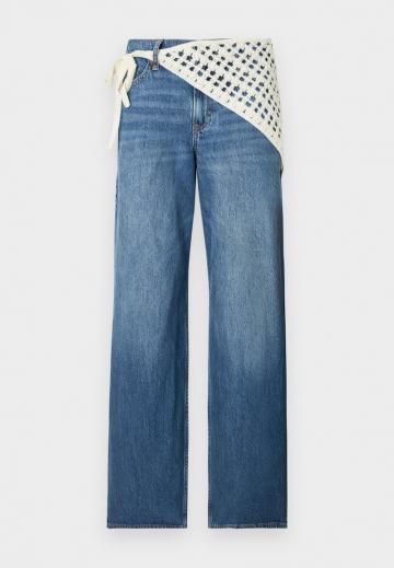 Свободные джинсы