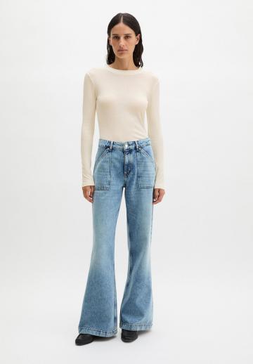 Клешеные джинсы